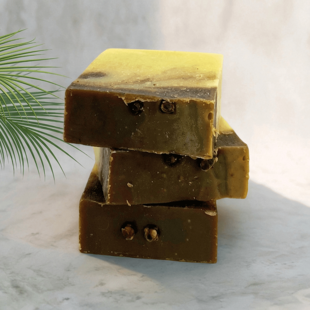 Le Savon aux Clous de Girofle | Savon Solide Naturel Pour Visage | Peaux Acnéiques à Imperfections, Sèches - Pureté Solide - 